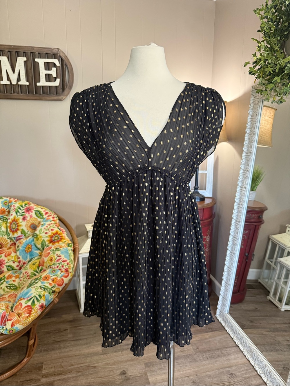 zara black polka dot mini dress | Dresses | Zara Blackgold Pleated short sleeves